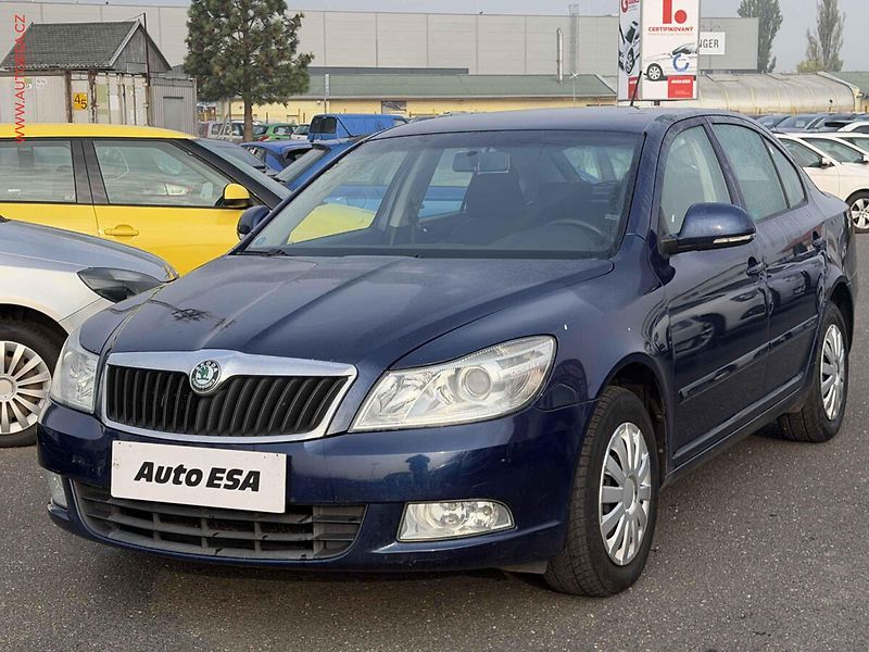 Škoda Octavia (2011) 1.6 TDi, ČR, AC, temp - fotka 3 z 16