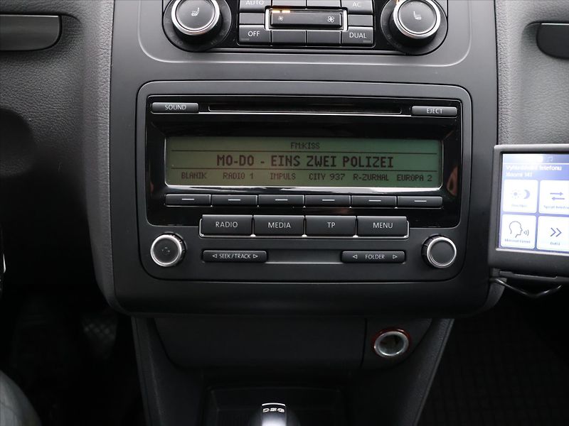 Volkswagen Touran 1,6 TDI 77kW DSG Comfortline C - fotka 21 z 32