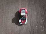 Upravené Porsche 911 dokázalo překonat strmé stoupání, vyschlé pláně, kamenitý terén i ledová pole