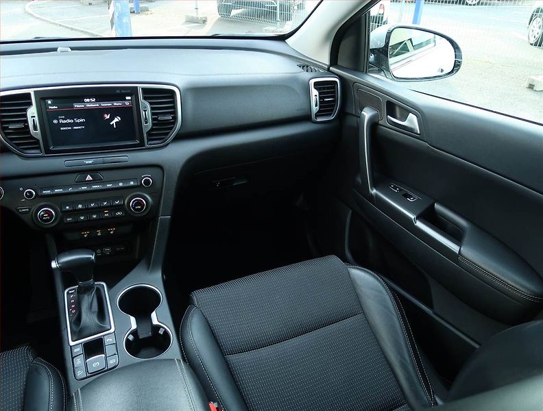 Kia Sportage (2018) 1.6 T-GDI, 4X4, Automat, ČR - fotka 8 z 22