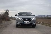 Originality se Nissan nebojí - podle přední masky ho spolehlivě poznáte.