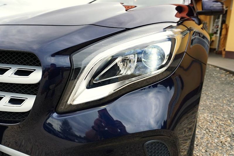 Mercedes-Benz GLA (2018) 2,0 220 135 kW - fotka 53 z 60