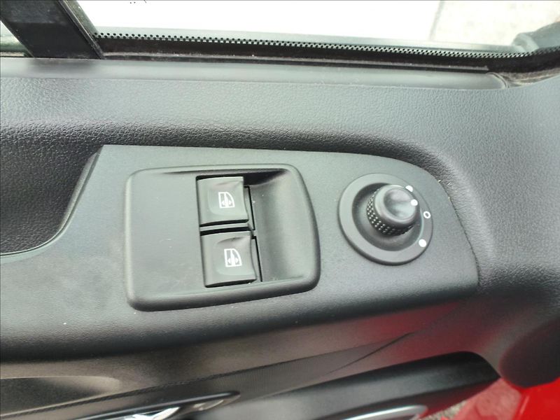 Opel Vivaro 1,6 CDTI 6rych,L2,8míst  Odpoč - fotka 31 z 47