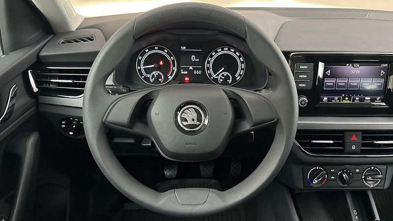 Škoda Scala 1.0 TSI Ambition - fotka 9 z 23
