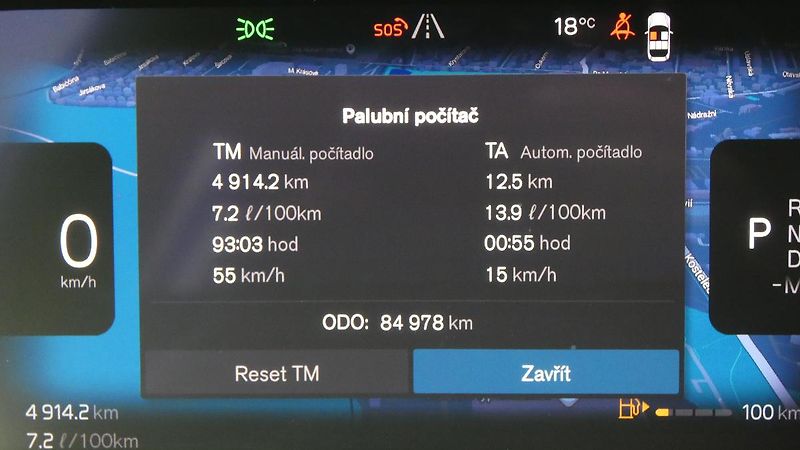 Volvo XC40 B3 PLUS DARK - fotka 14 z 23