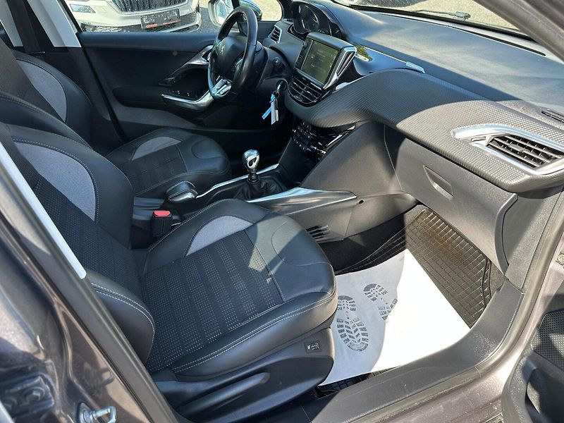 Peugeot 2008 (2015) 1,6HDI Allure - fotka 13 z 21