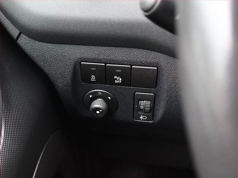 Citroën Berlingo (2018) Shine 1.6 BlueHDi, 5Míst, ČR - fotka 13 z 15