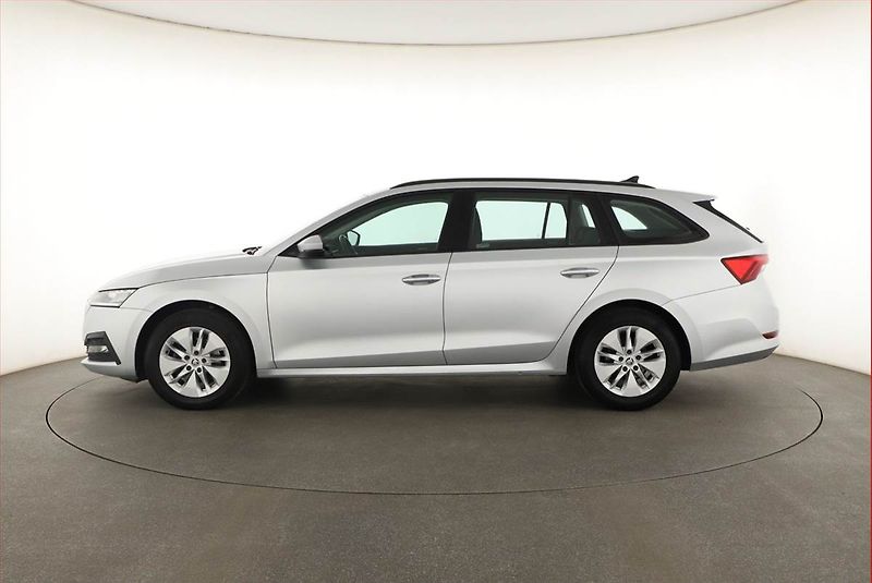 Škoda Octavia (2023) Ambition 2.0 TDI, ČR,1.maj - fotka 3 z 20