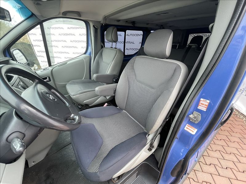 Opel Vivaro 2,5 D,107kW,8míst,po servisu,L - fotka 11 z 23