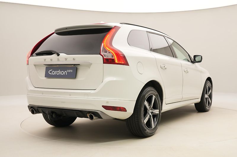 Volvo XC60 D4 AWD MOMENTUM AUT  - fotka 12 z 48