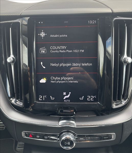 Volvo XC60 2,0 D,140kW,D4,4x4,AUT. R-DESI - fotka 15 z 25