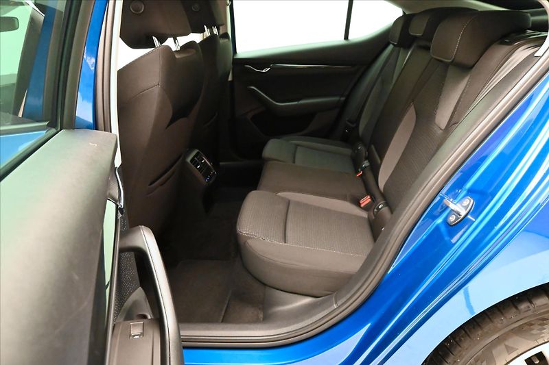 Škoda Octavia 2,0 TDI 110 kW Ambition Záruka - fotka 14 z 31