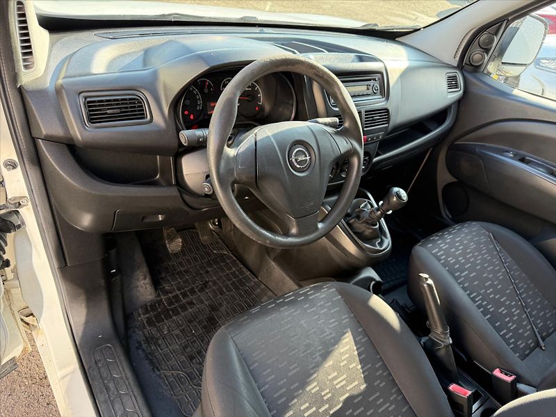 Opel Combo 1,4 - fotka 4 z 11