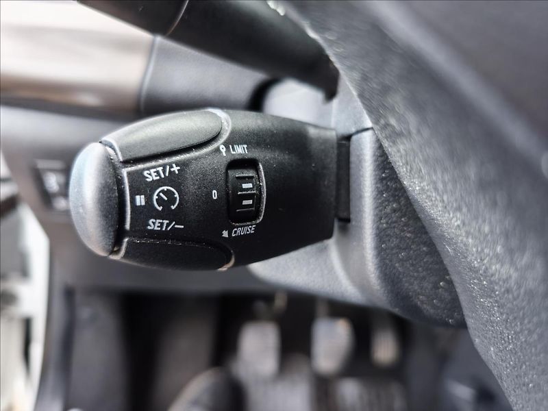 Peugeot 301 1,2 PureTech Allure - fotka 14 z 21