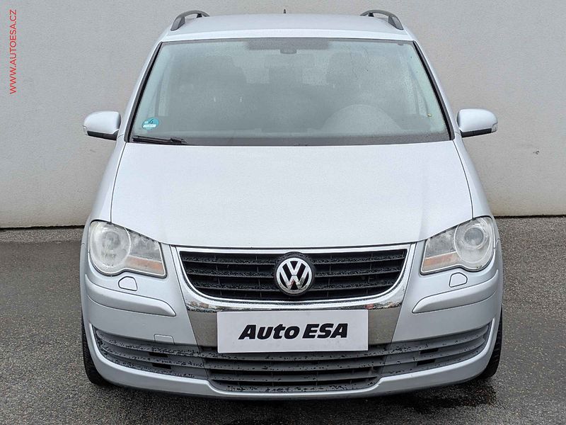 Volkswagen Touran (2008) 1.4 TSi, AC, navi - fotka 2 z 13