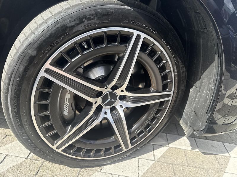 Mercedes-Benz EQE (2023) EQE 43 AMG 4MATIC SUV - fotka 24 z 54