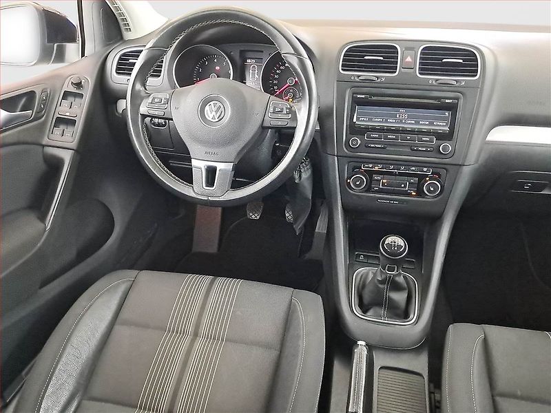 Volkswagen Golf (2012) 1.2 TSI, Park. senzory - fotka 7 z 20