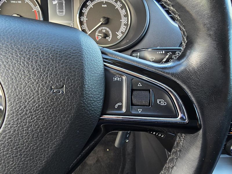 Škoda Octavia 1.4TSI ELEGANCE 100% STAV 1Maj - fotka 30 z 31