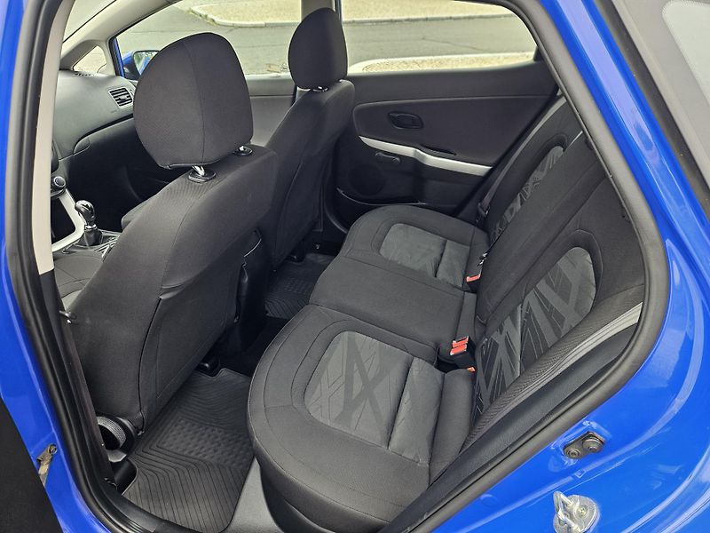 Kia Ceed (2015) 1.4crdi 66kw, MOŽNÉ SPLÁTKY  - fotka 13 z 24