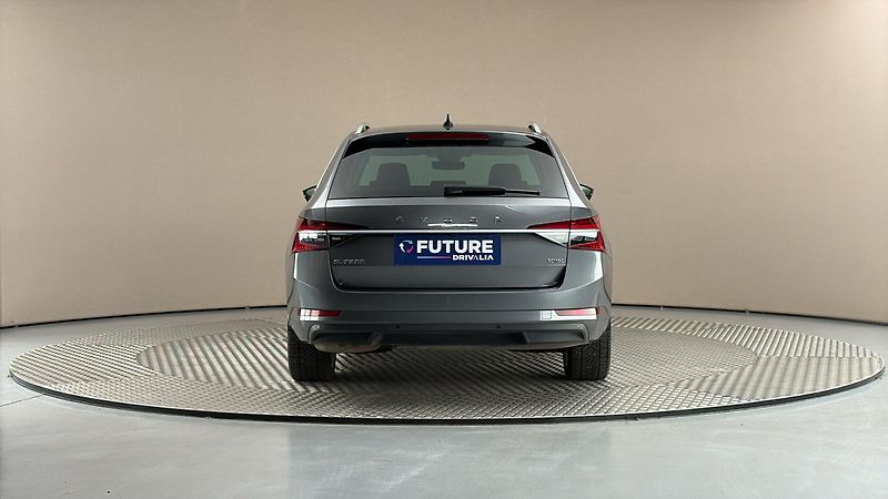 Škoda Superb 2.0 TDI DSG 4x4 Style Combi - fotka 5 z 31