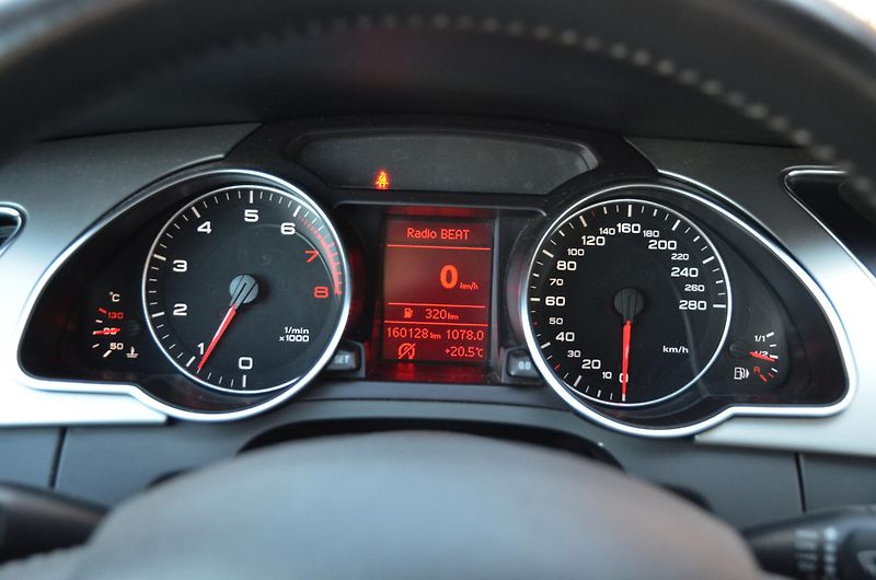 Audi A5 (2009) Coupe 2.0 TFSi 132kW S-LINE  - fotka 26 z 40