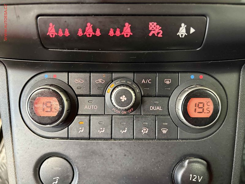 Nissan Qashqai (2008) 2.0DCi 4x4, AC, temp - fotka 13 z 15