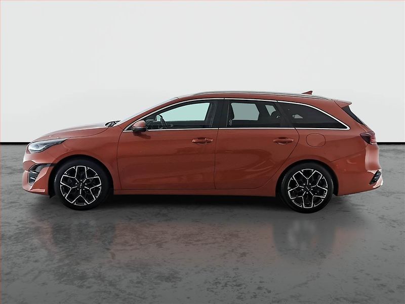 Kia Ceed (2022) GT Line 1.5 T-GDI - fotka 3 z 18