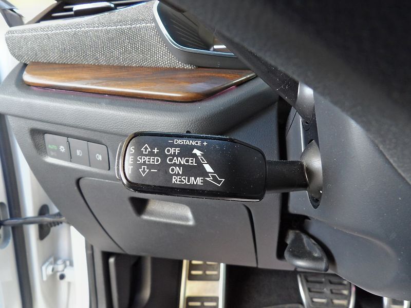Škoda Octavia 2.0TDI Scout DSG 4x4 ČR DPH - fotka 14 z 32