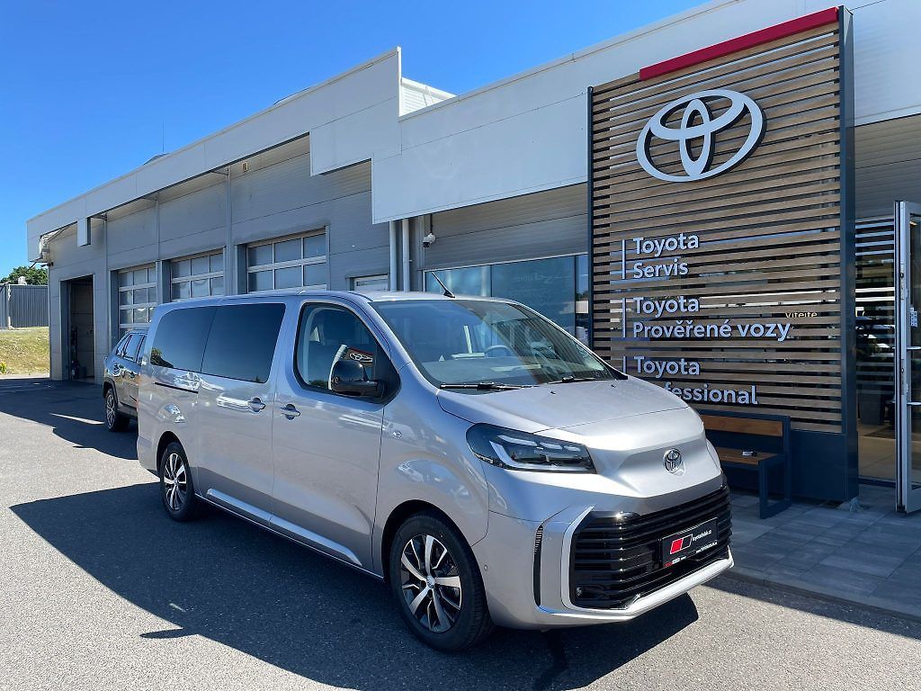 Toyota ProAce Verso 2.0L 8AT Family 8