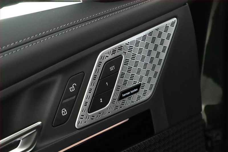 BMW X1 (2025) sDrive20i, XLine, Kamera - fotka 10 z 23