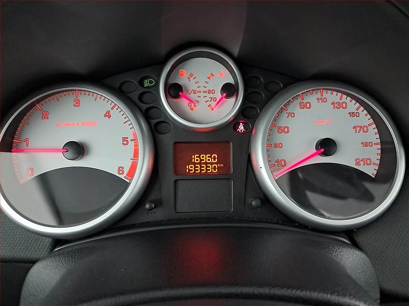 Peugeot 207 (2011) 1.6 HDi, Serv.kniha, po STK - fotka 11 z 16