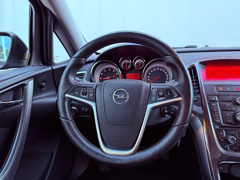 Opel Astra 1.4 Turbo Innovation Aut., S.K - fotka 18 z 26