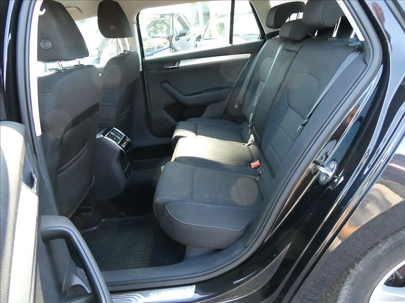 Škoda Superb 1,6 TDi DPH 2x kola,po servise - fotka 17 z 34