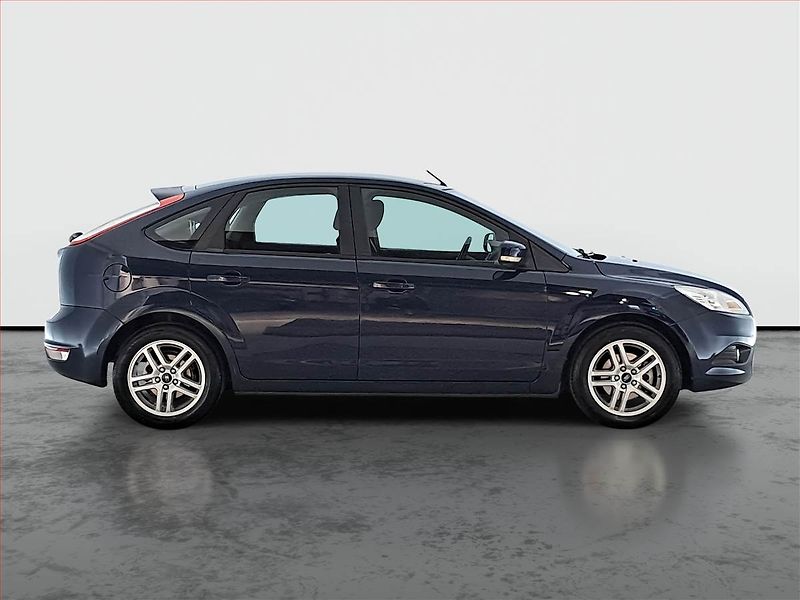 Ford Focus (2010) 1.6 16V, Navi - fotka 6 z 14
