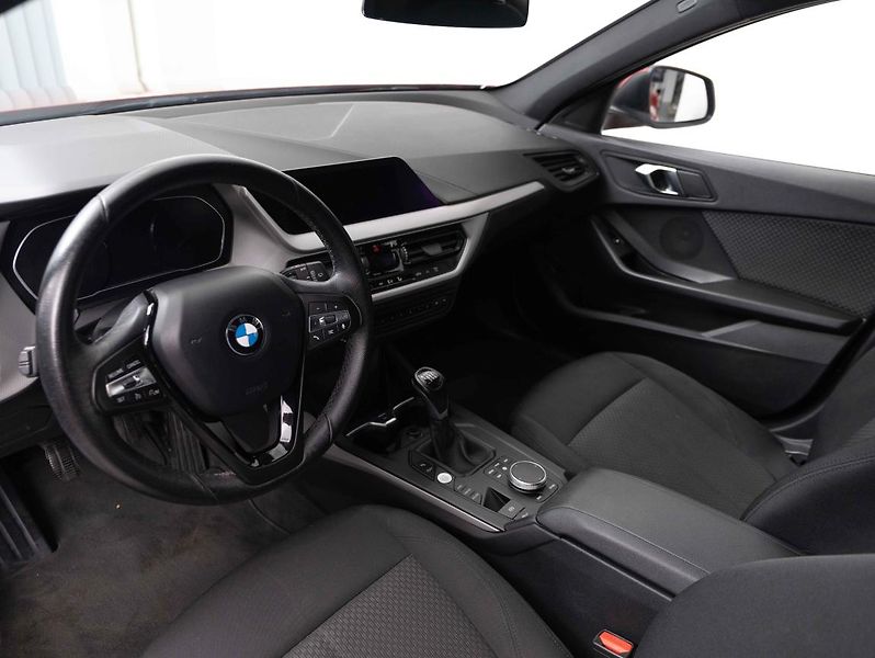 BMW Řada 1 116d - fotka 11 z 21