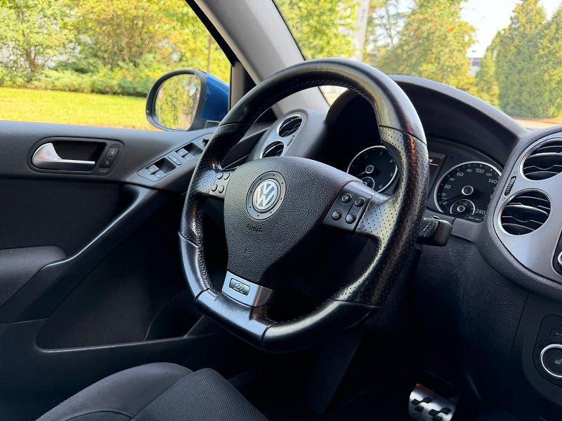 Volkswagen Tiguan 2,0 TDI 4x4 / Sport / servis.k - fotka 20 z 29