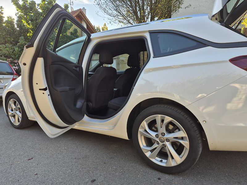 Opel Astra (2017) Opel Astra K 1.6 CDTI 100 kW - fotka 18 z 23