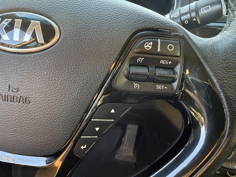 Kia Ceed SW (2014) 1.6 CRDI EXCLUSIVE - fotka 13 z 13