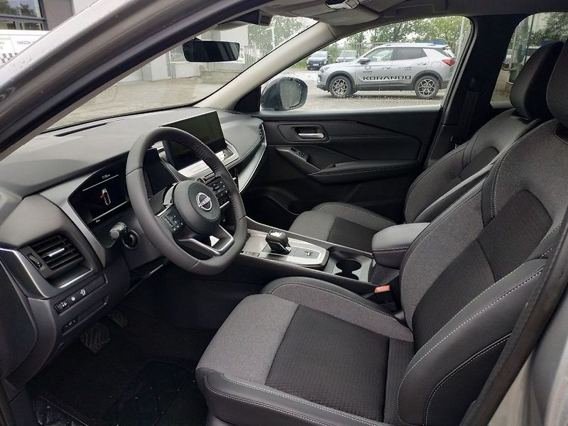 Nissan Qashqai 1.3T mHEV AT,2WD, ZADÁNO - fotka 10 z 29