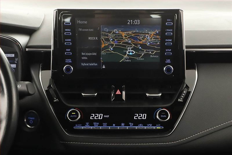 Toyota Corolla (2021) 1.8 Hybrid - fotka 11 z 16