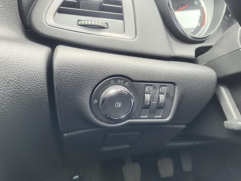 Opel Astra (2016) 1.6 88KW/AC/PDC/TEMPOMAT/DO/PC - fotka 28 z 51