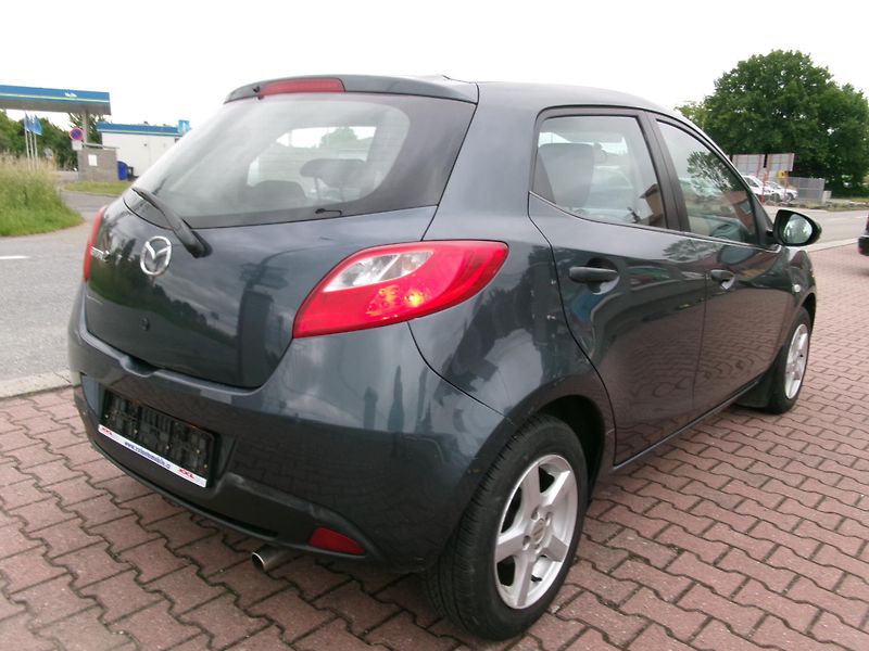 Mazda 2 (2012) 1,3i KLIMA 1.MAJ - fotka 7 z 26