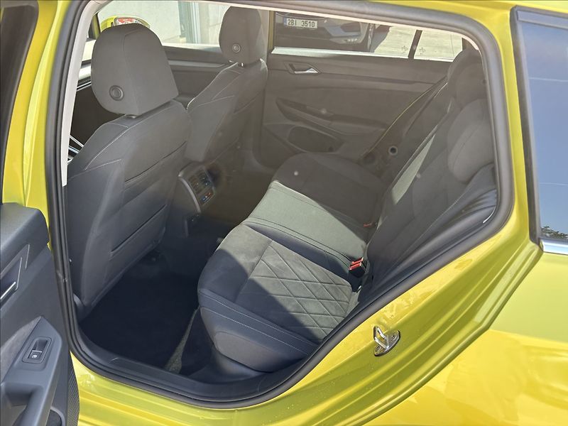 Volkswagen Golf 2,0 TDI 110 KW AUTOMAT STYLE - fotka 30 z 35