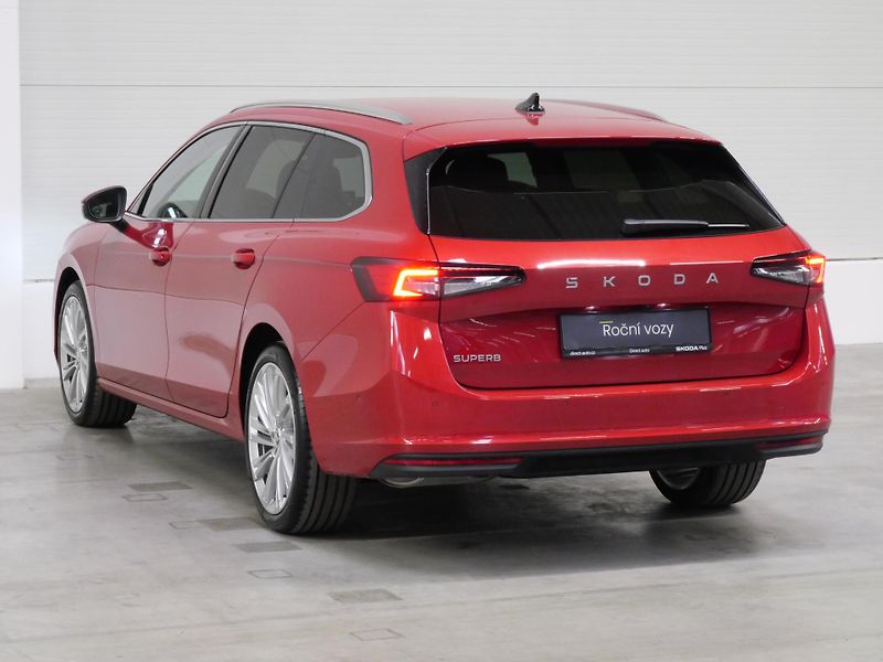 Škoda Superb - fotka 7 z 29