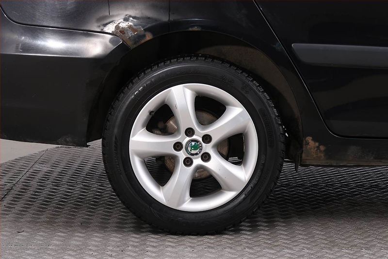Škoda Fabia (2009) Elegance 1.6 16V, po STK - fotka 14 z 14