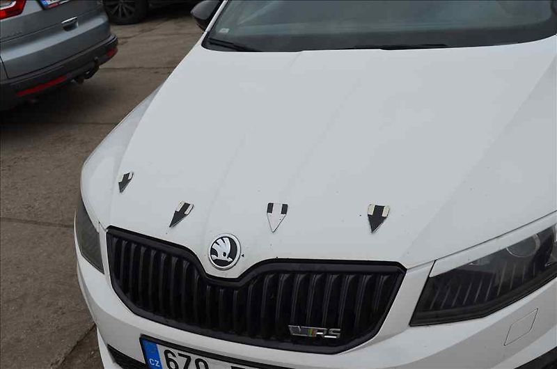 Škoda Octavia (2014) COMBI III. 2,0 TDI RS DSG - fotka 7 z 24