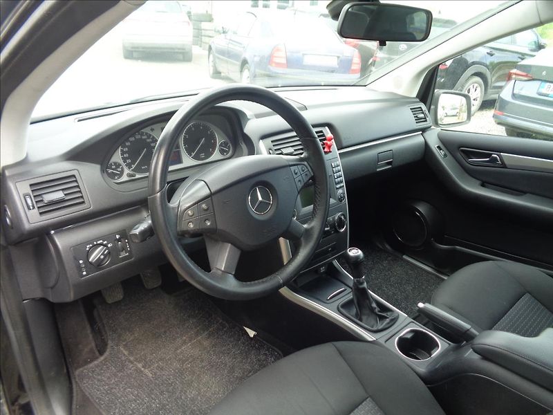 Mercedes-Benz Třídy B 1,7 - fotka 14 z 18