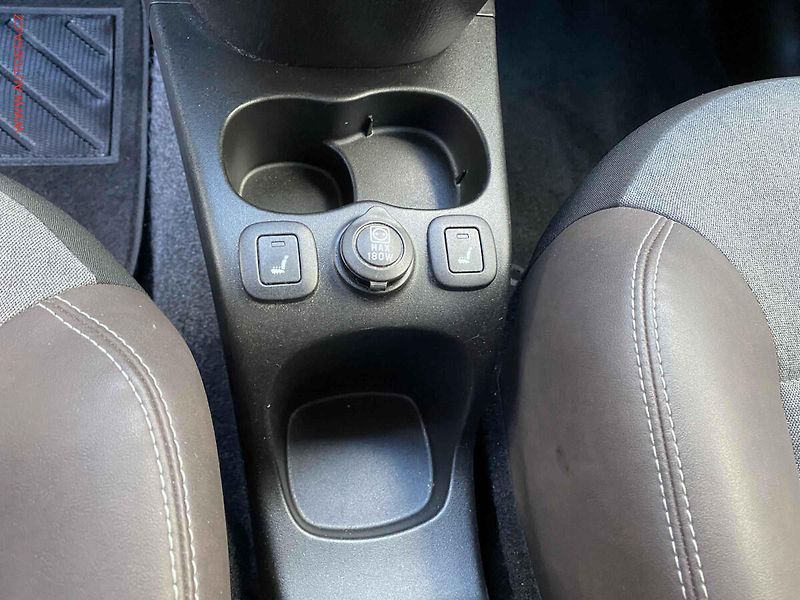 Fiat Panda (2019) 1.2i, Cross, výhřev sed - fotka 13 z 16