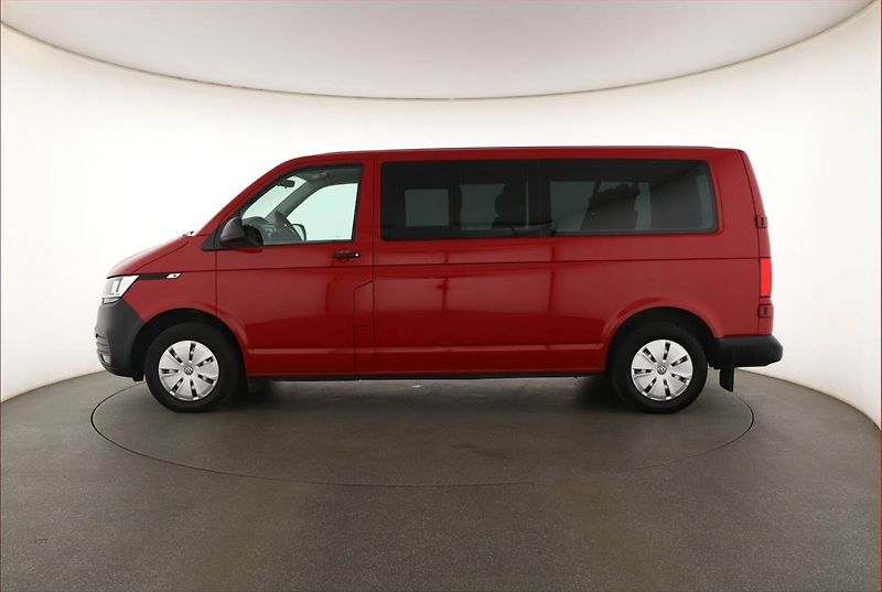Volkswagen Transporter (2022) 2.0 TDI 4MOTION, Bus, 9Míst - fotka 3 z 16