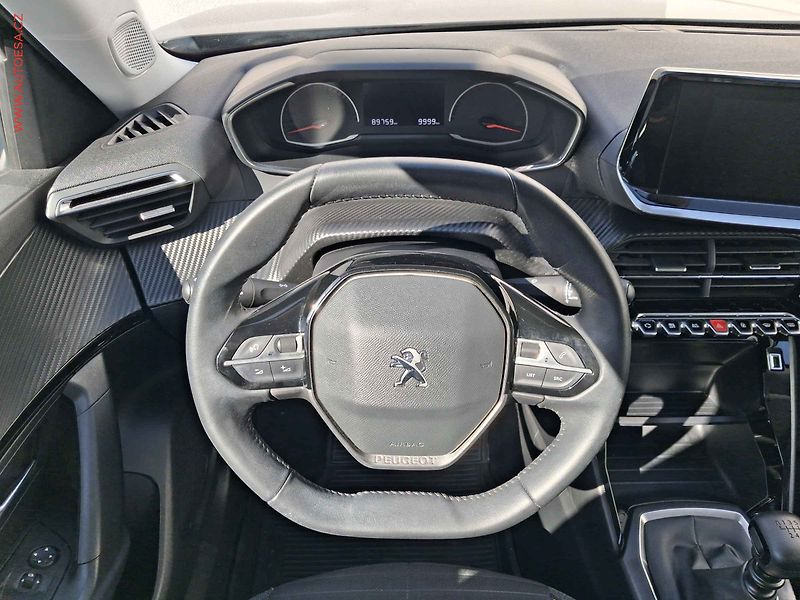 Peugeot 2008 (2021) 1.2 PT, 2.maj,ČR, Active - fotka 11 z 16